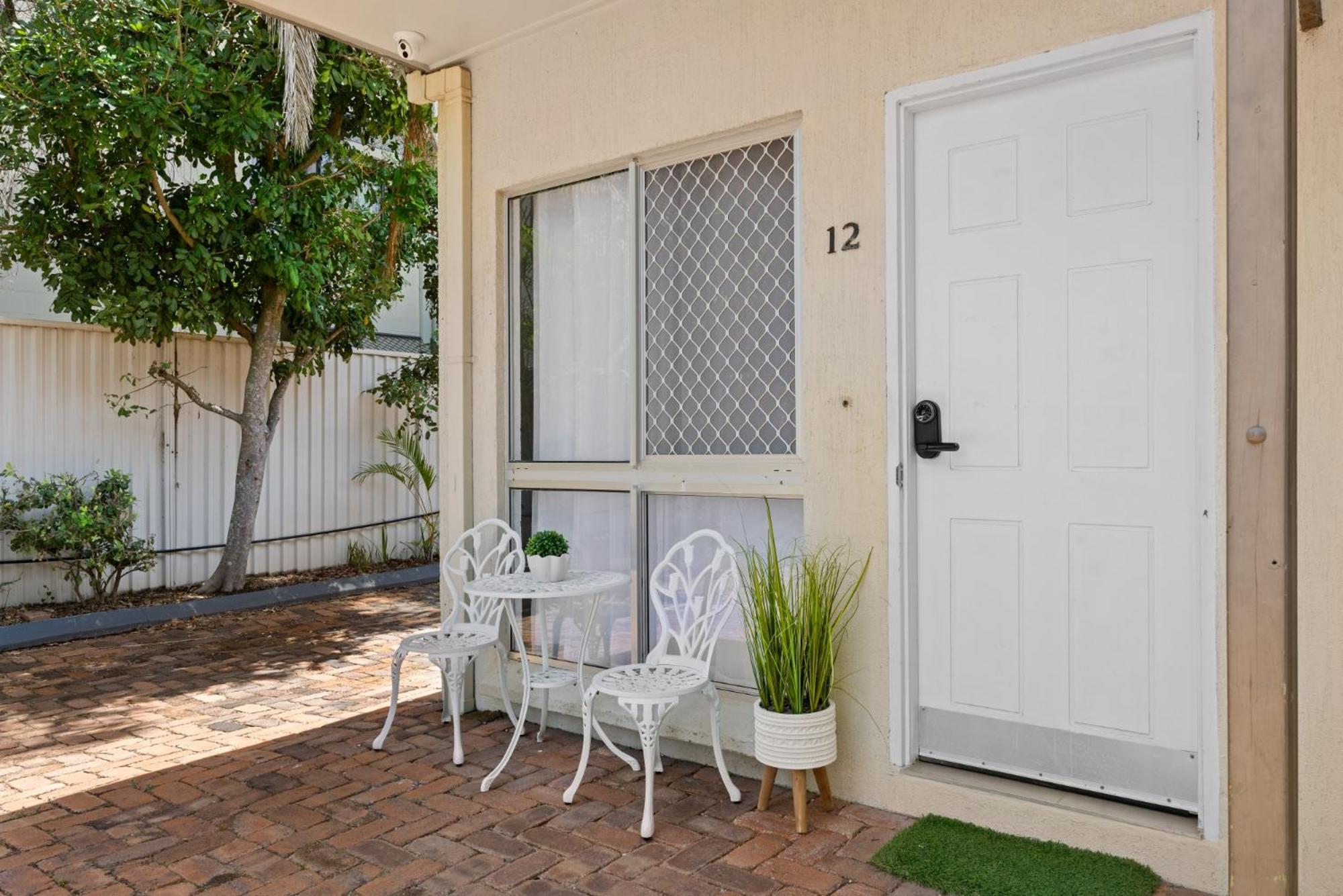 Central Motel Mooloolaba And Apartments Exterior photo